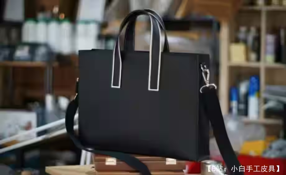 简单男士开顶笔记本电脑包的图案 - 1