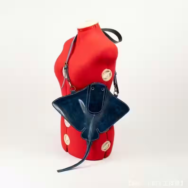 Выкройка кожаной сумки в виде морского ската - 1