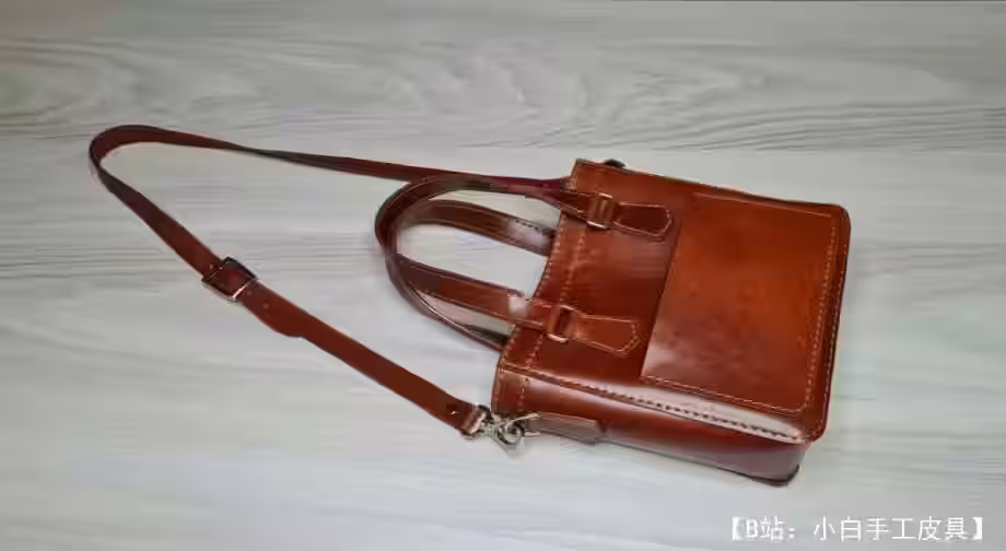 用于存放文件、小物品的小型日常皮革手提包的图案 - 2