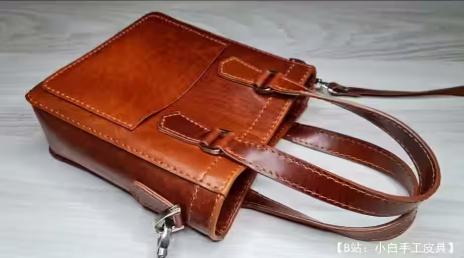 用于存放文件、小物品的小型日常皮革手提包的图案 - 4