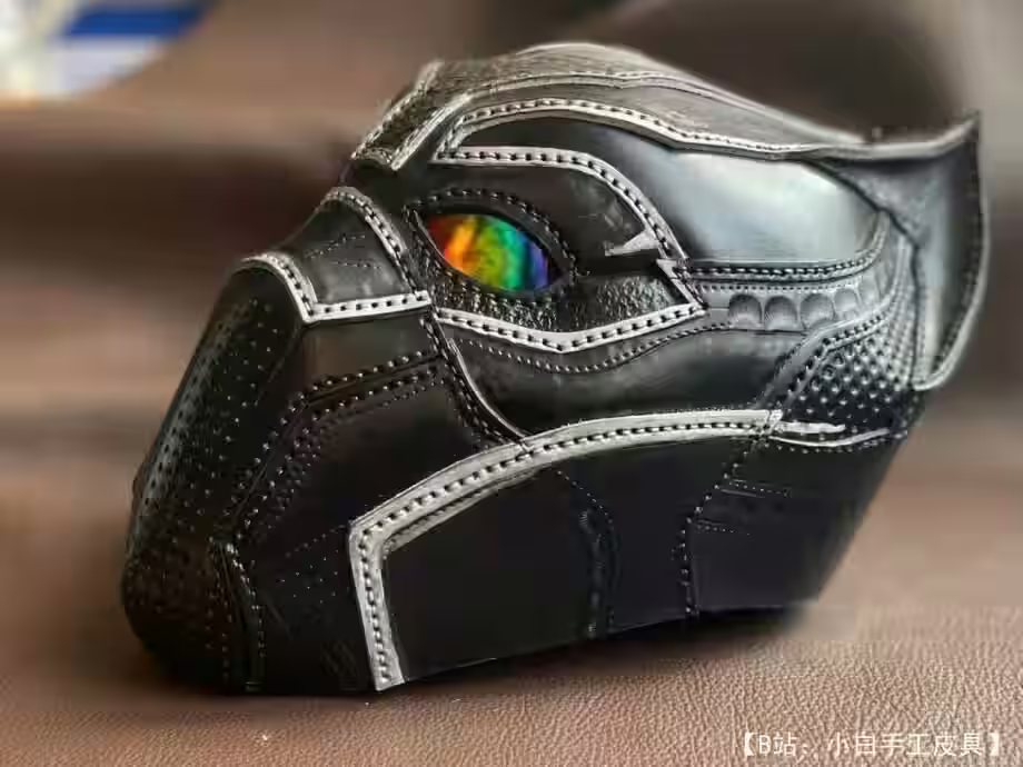 Gaius Leather 的黑豹皮革头盔图案 - 1