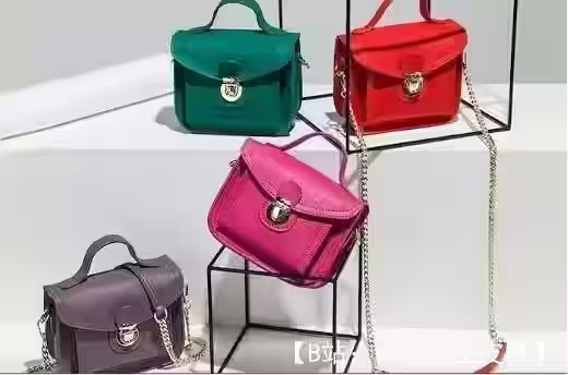 女式小号皮革手提包的图案 - 4