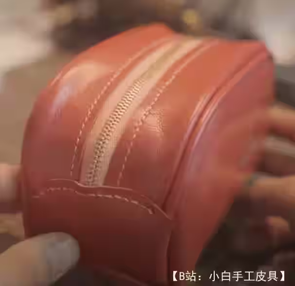 皮革旅行包和铅笔盒的图案 - 1