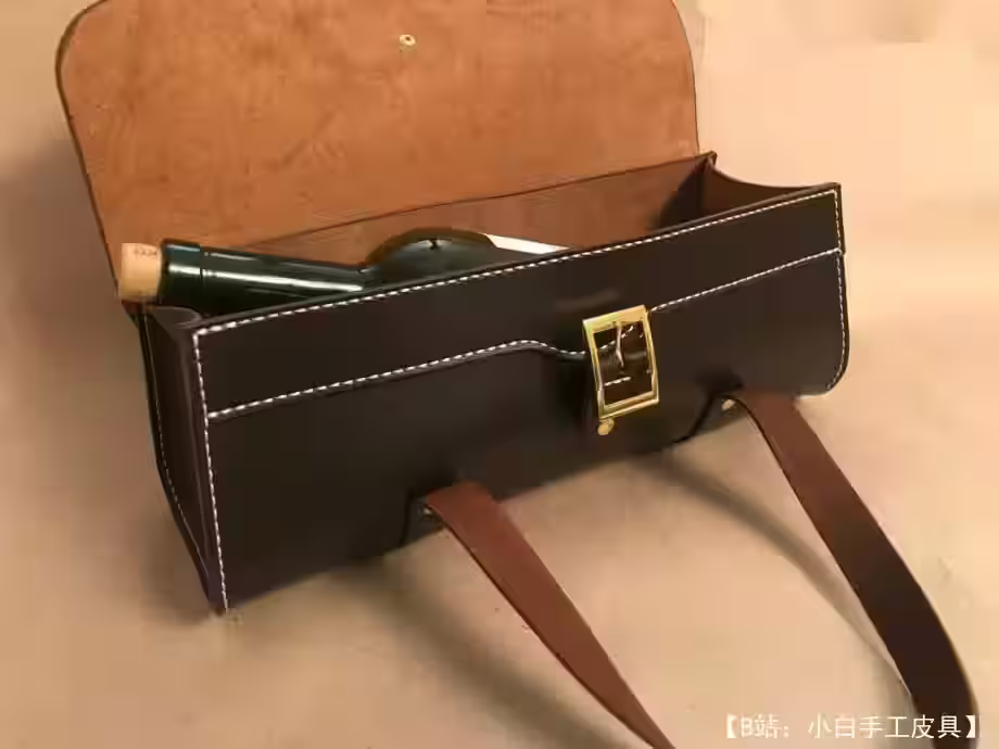 一瓶酒的皮包图案 - 1