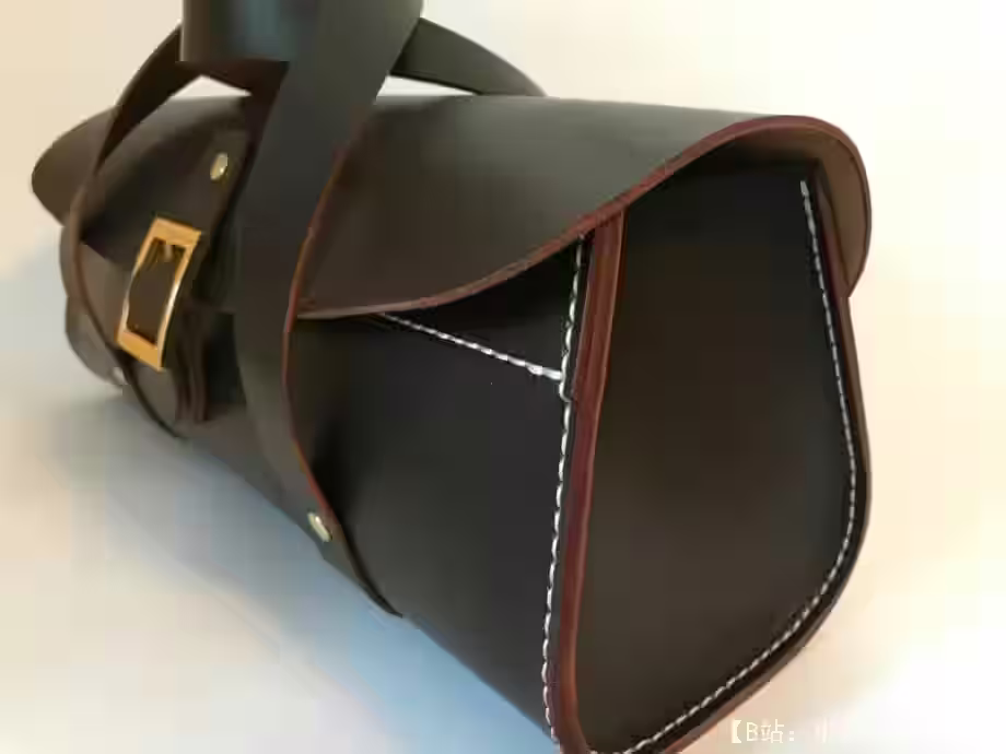 一瓶酒的皮包图案 - 2