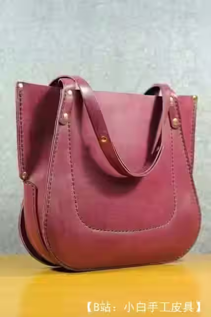 小号皮革女式托特包的图案 - 1
