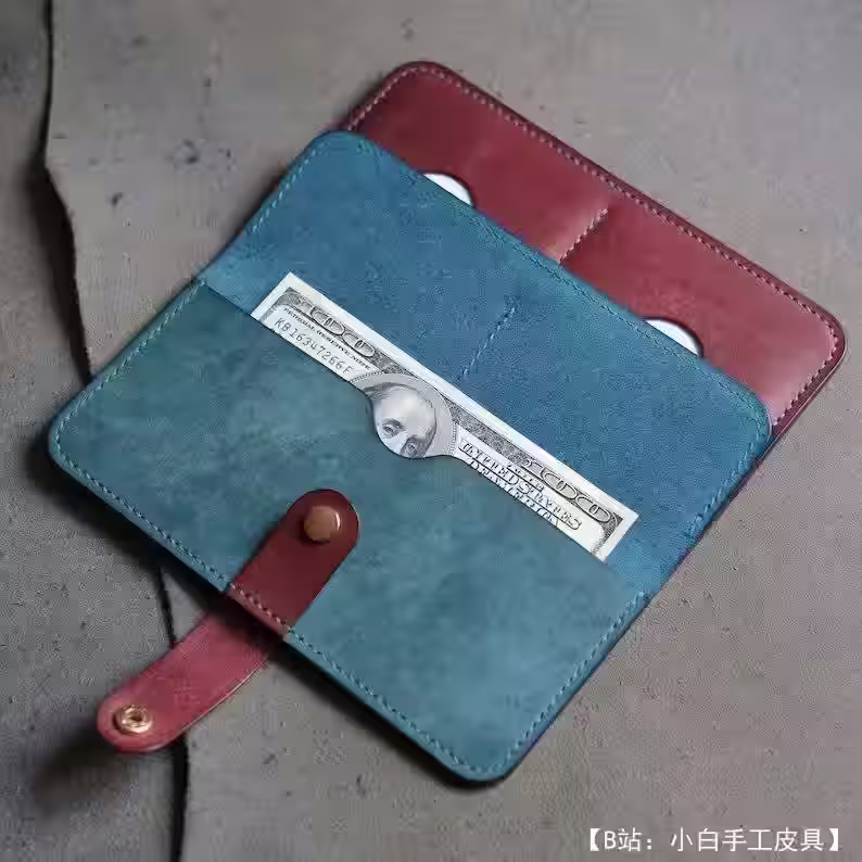 DS Leather Goods 较长的带按扣图案皮革钱包 - 3