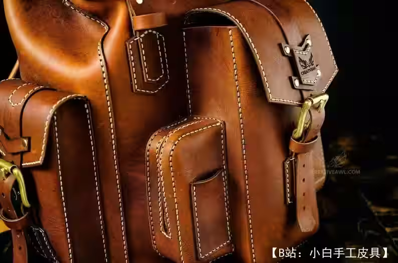 大号皮革卷顶背包的图案 - 4