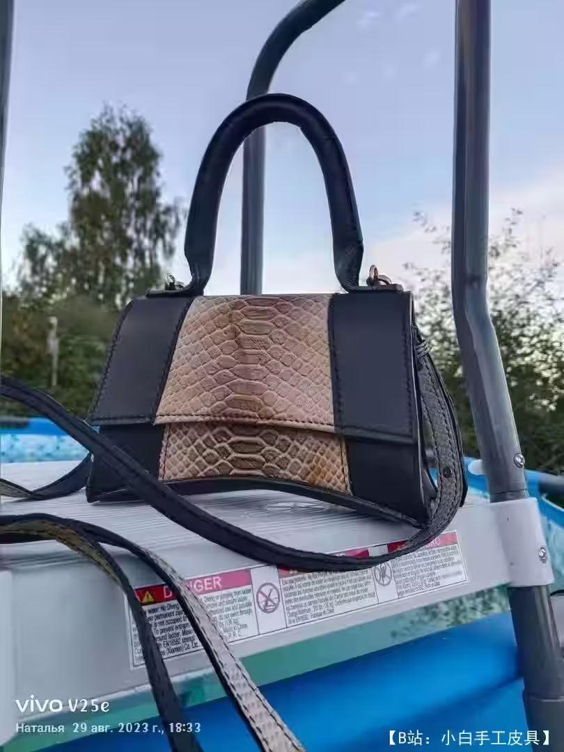 小号女式皮革手提包/手拿包的图案 - 4