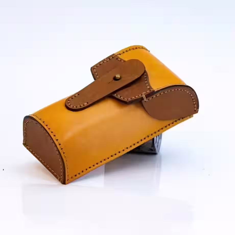 带按钮的皮革铅笔盒的图案 - 4