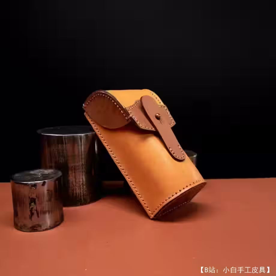 带按钮的皮革铅笔盒的图案 - 9