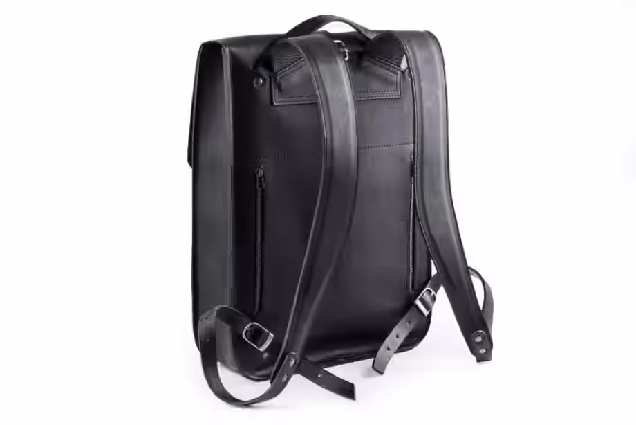 带翻盖的皮革背包的图案 - 2