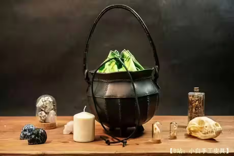 铸铁锅形式的皮包图案 - 5