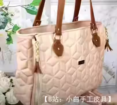 带有前可拆卸口袋整理器的女士手提包图案 - 1