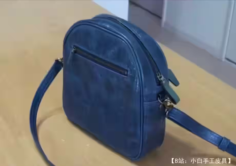 带组装视频的小皮革单肩包图案 - 1