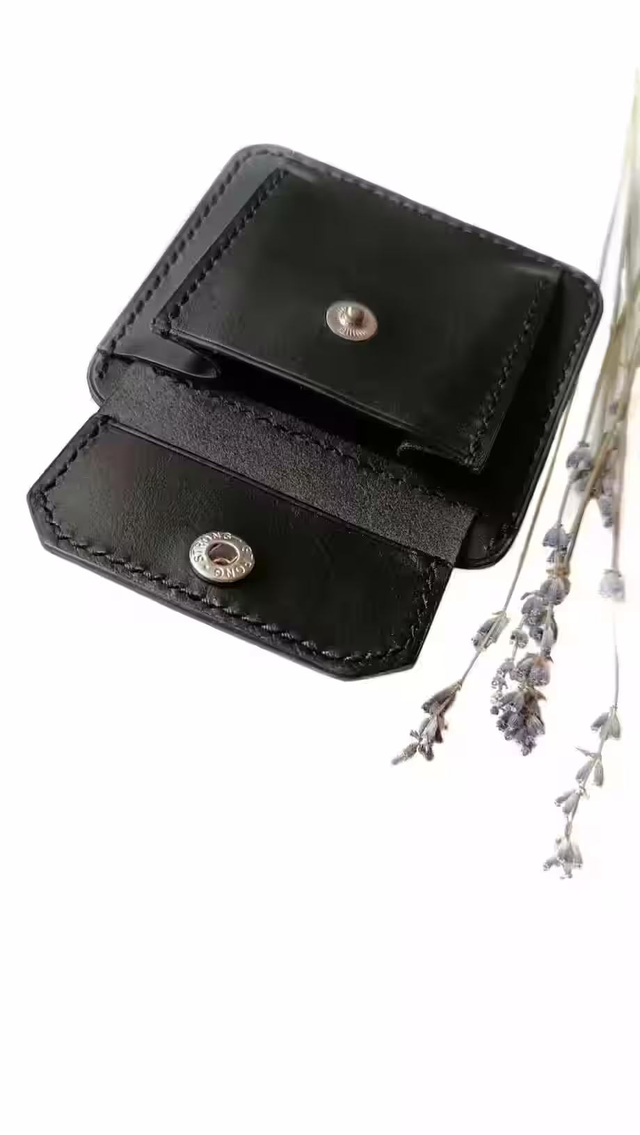 皮革卡夹的图案，按钮上有一个隔层，可存放零钱 - 3