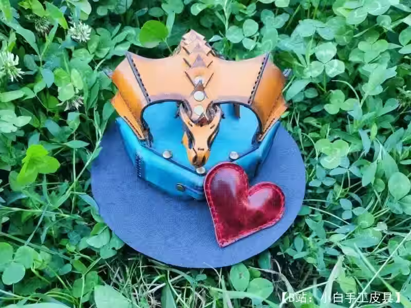 盖子上有龙图的皮革首饰盒图案 - 2