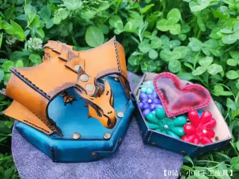 盖子上有龙图的皮革首饰盒图案 - 5