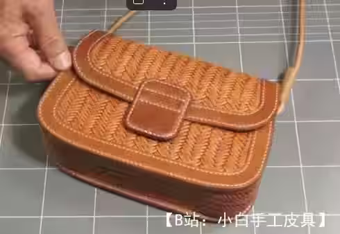 图案皮革女式柳条包 - 2