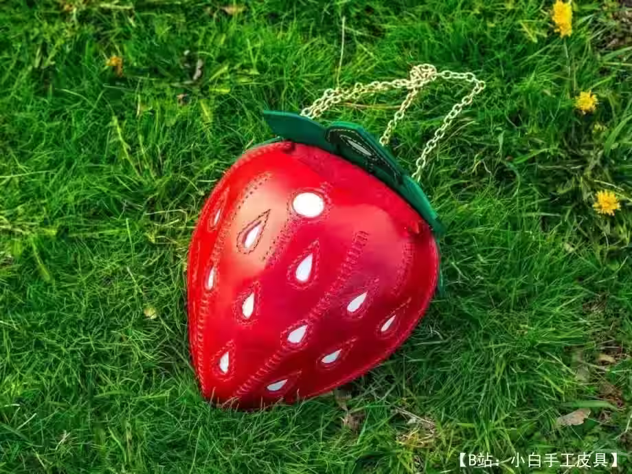 草莓形状女式单肩包图案 - 1