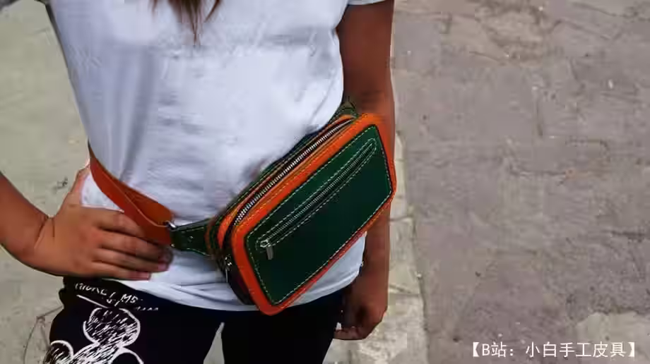 带拉链的小皮革腰包的图案 - 4