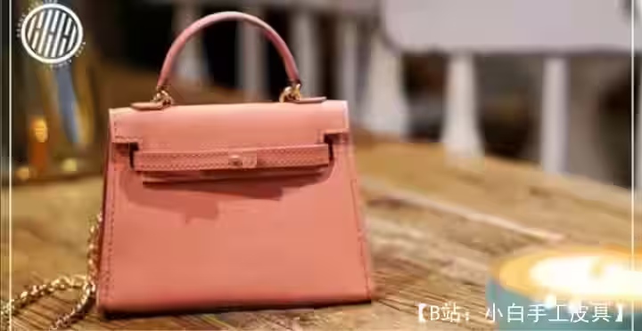 手拿或作为手拿包的小型皮革女式手提包的图案 - 1