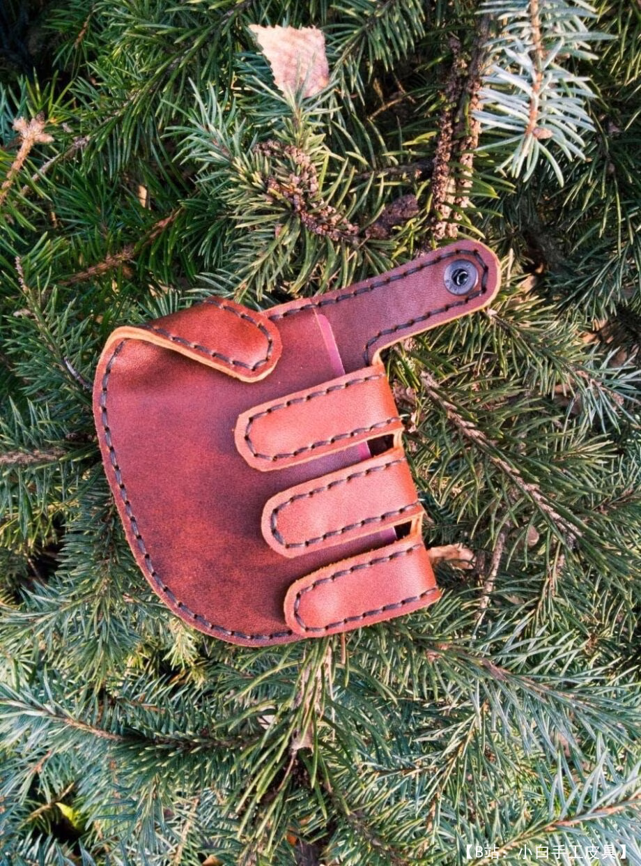 带按钮的手（拳头）形式的皮革钱包卡夹图案 - 3