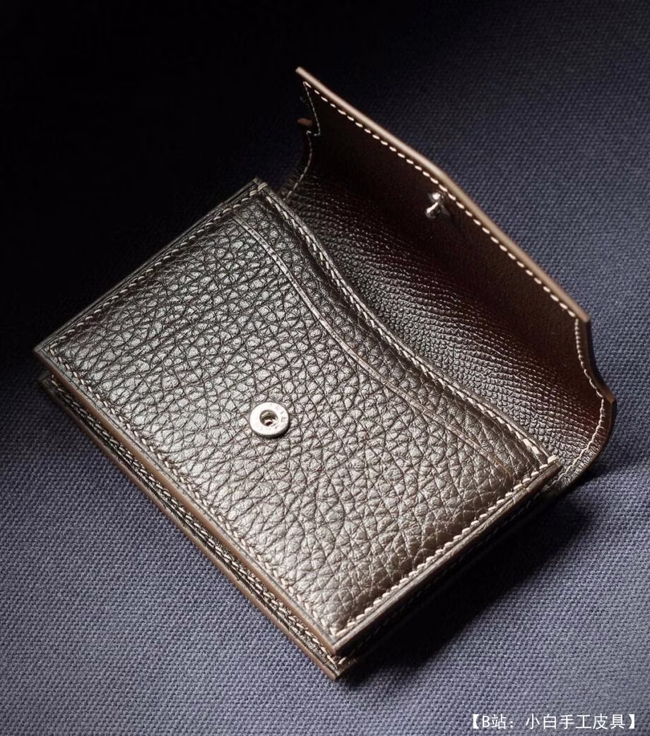 带按钮的图案皮革钱包卡夹 - 2