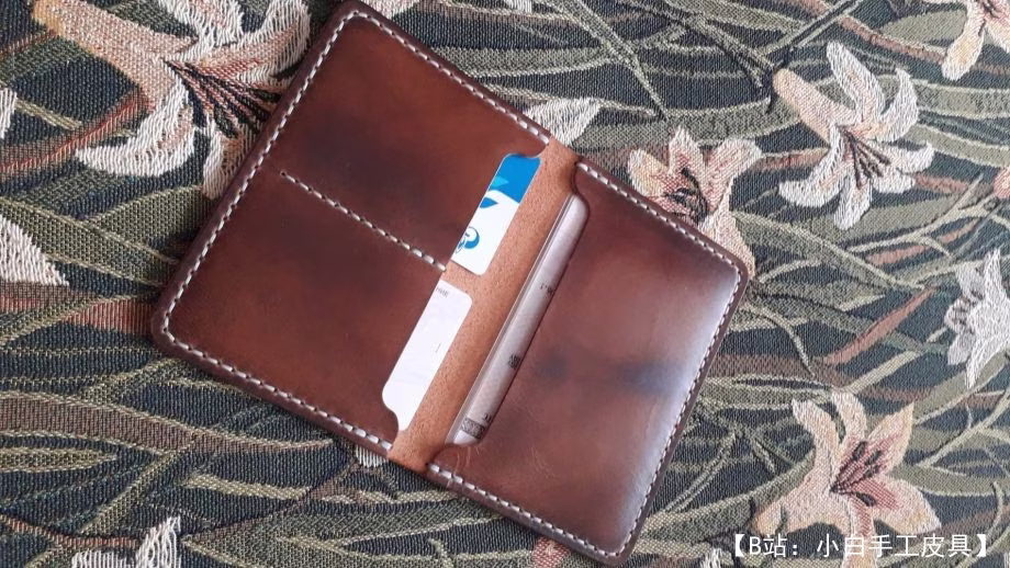 用于汽车文件、护照和银行卡的薄皮革双折图案 - 2