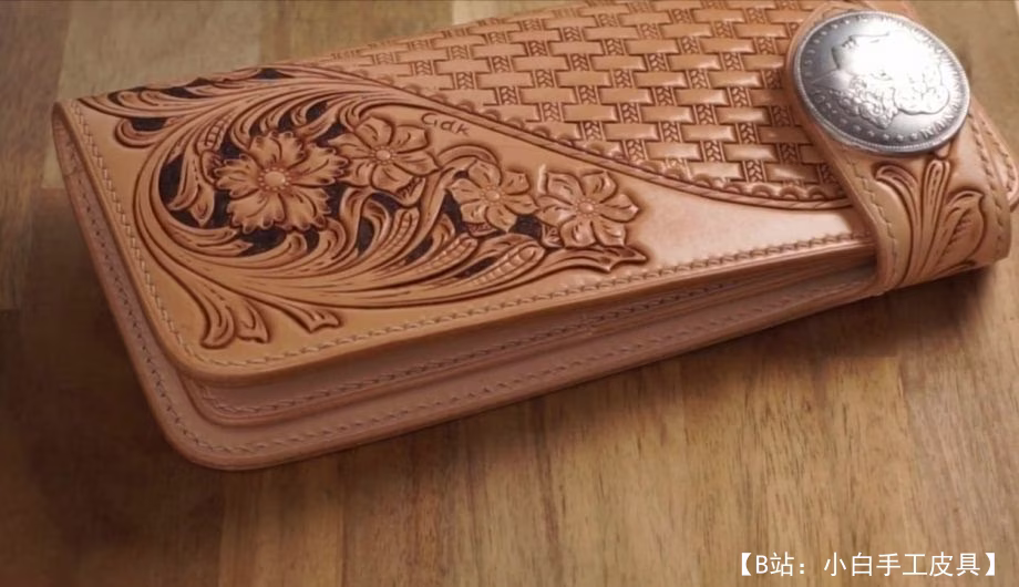 较长的皮革图案，带拉链，正面有不寻常的图案 - 2