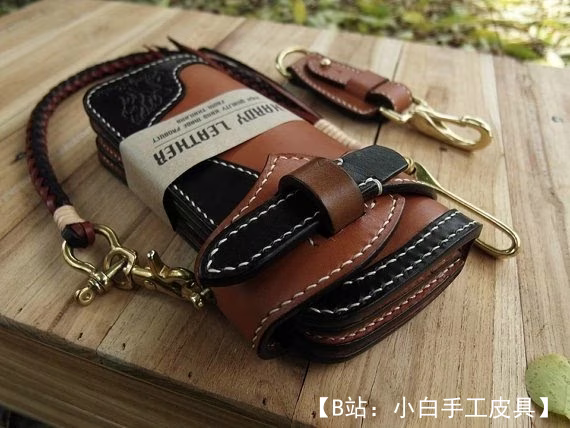 皮革制成的“Longer”机车钱包图案 - 2