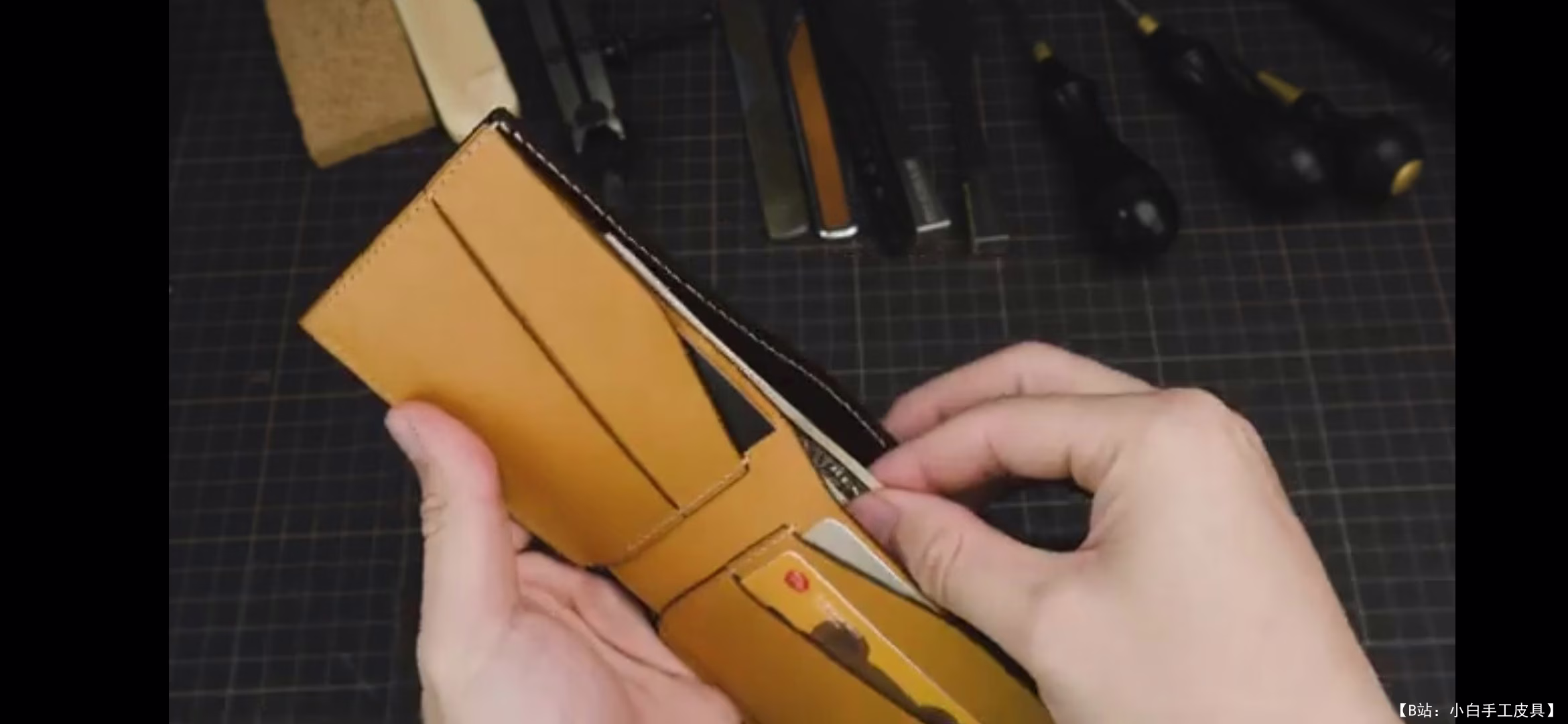 具有对角部分的经典双折卡片的图案 - 2