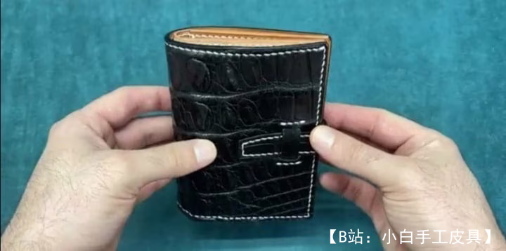 带肩带双折钱包图案 - 3