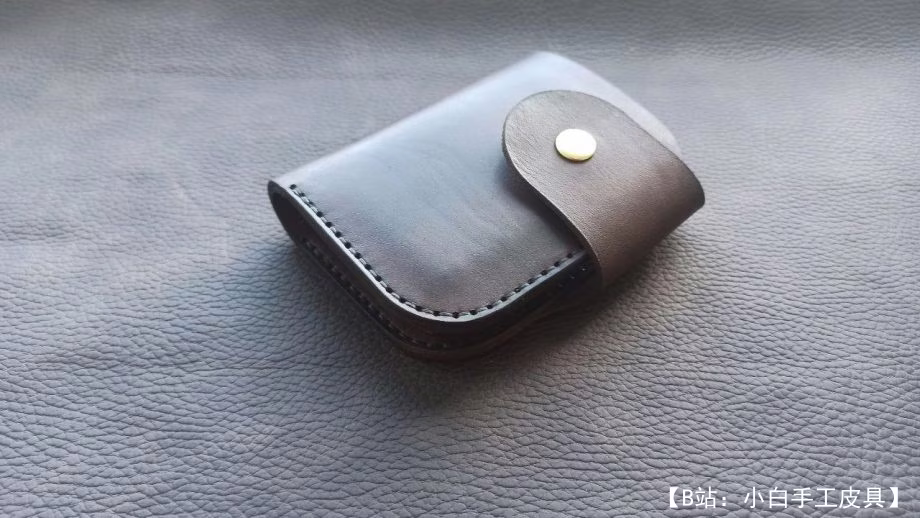 带卡片按钮的小型皮革双折的图案 - 1