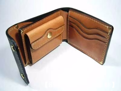 按扣双折皮革钱包的图案 - 2