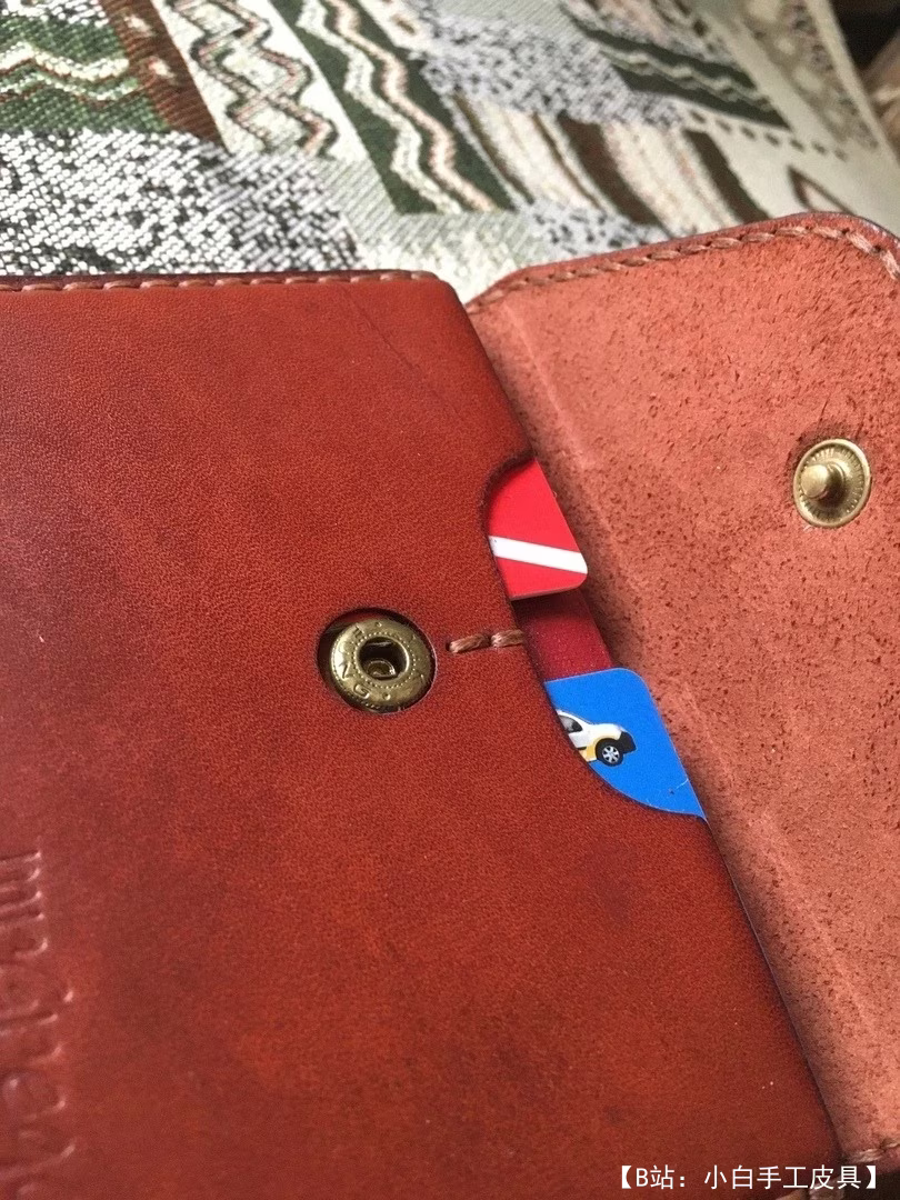 带按钮和不带按钮的薄型功能钱包的图案 - 3