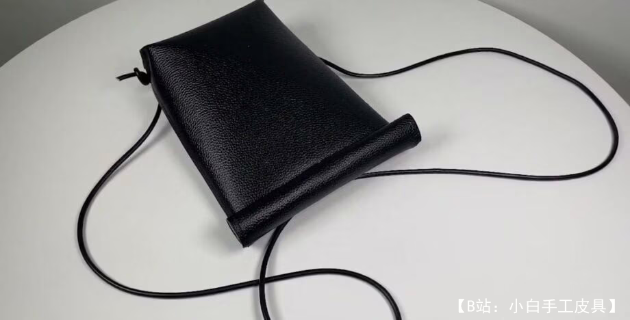 带一个隔层的皮革简约背包的图案 - 2