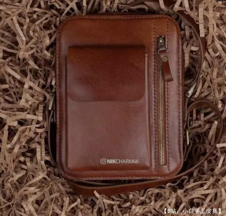 男士证件皮革斜挎包图案 - 1