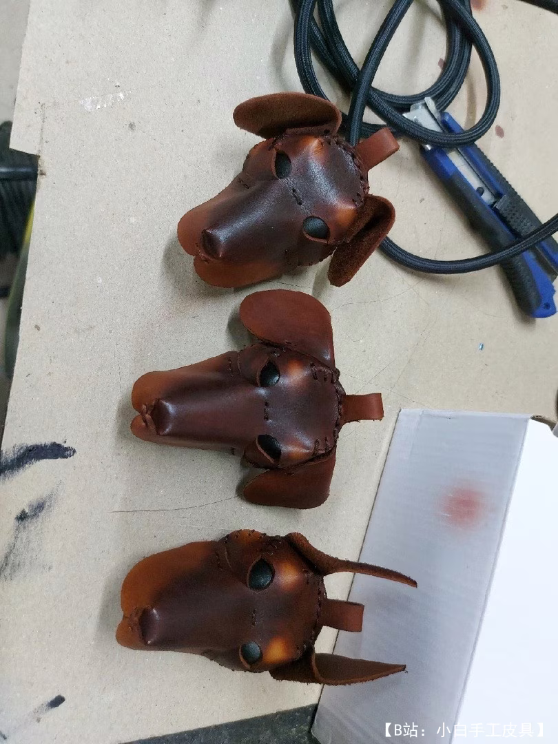 狗头皮革钥匙扣图案 - 2